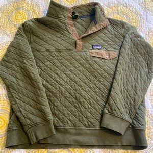 Patagonia women’s organic cotton quilt snap t pull